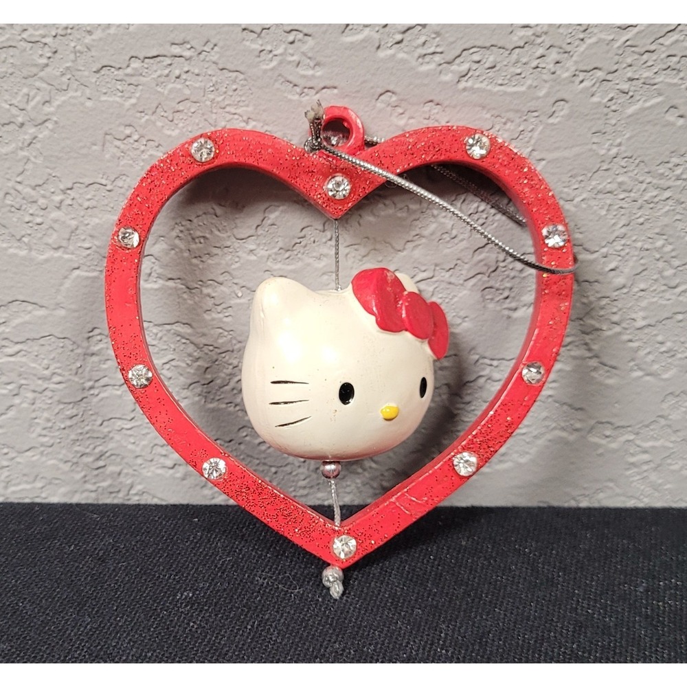 2010 Sanrio Hello Kitty Heart Christmas Tree Ornament